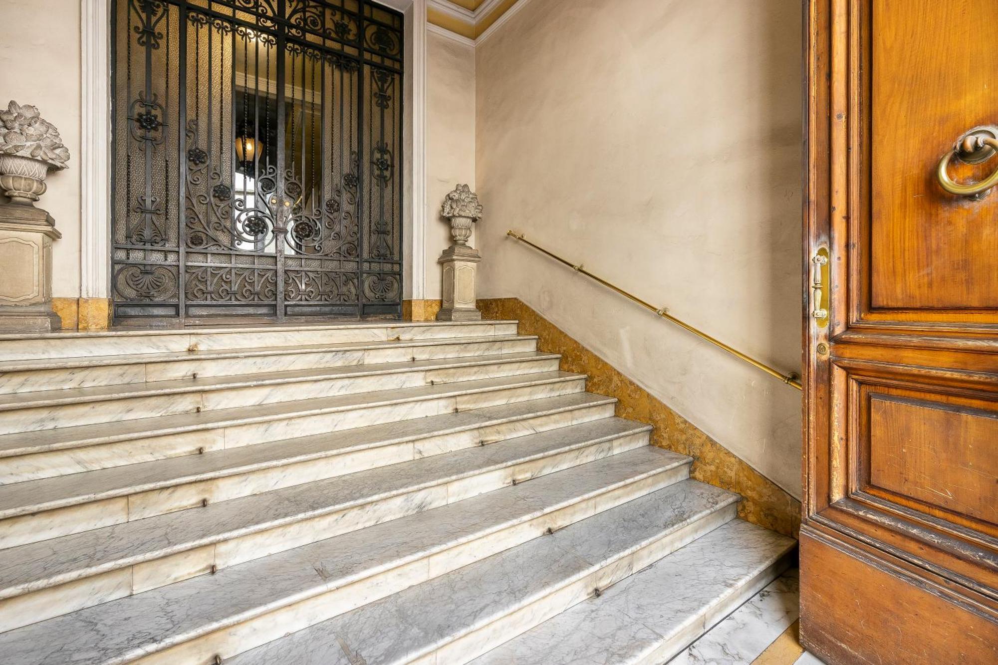 San Marco Black Appartamento Luxury Con Terrazzo E Parcheggio Su Richiesta Florenz Exterior foto