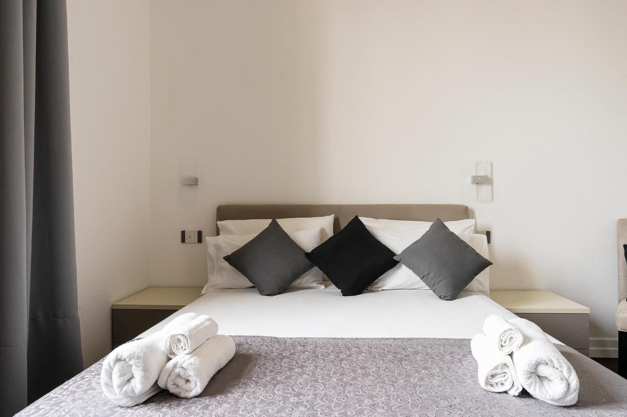 San Marco Black Appartamento Luxury Con Terrazzo E Parcheggio Su Richiesta Florenz Exterior foto