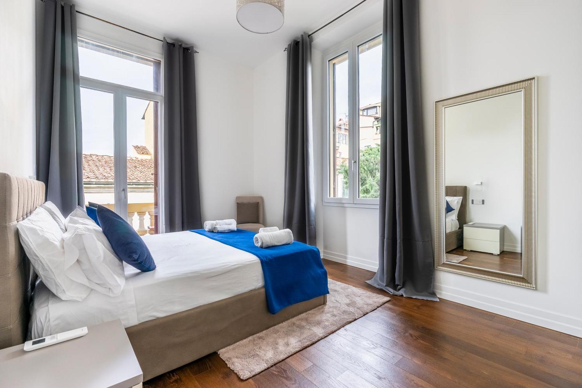 San Marco Black Appartamento Luxury Con Terrazzo E Parcheggio Su Richiesta Florenz Exterior foto